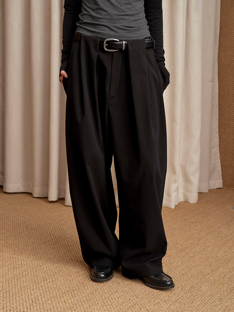 Low-Rise Curved Trousers