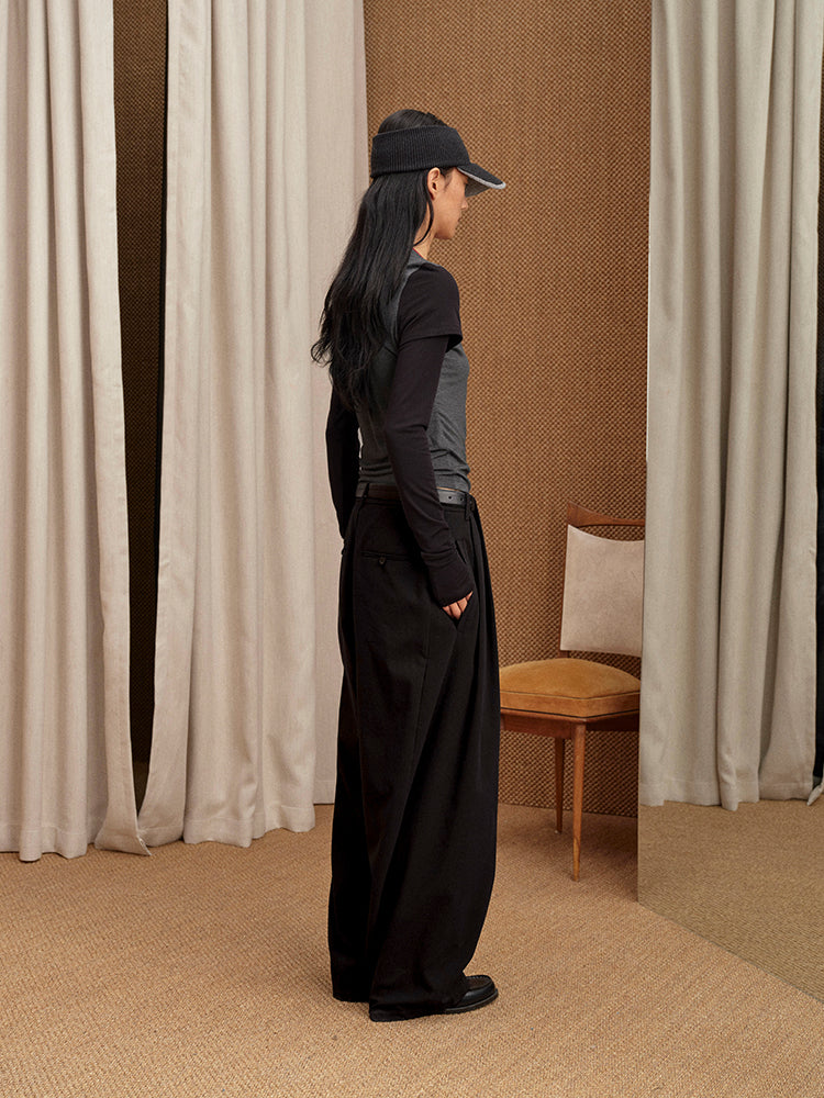 Low-Rise Curved Trousers