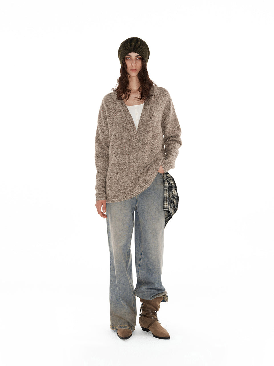 Deep V-neck two-way sweater