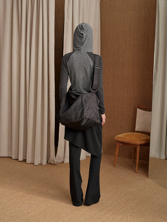 Stripe-contrasting hooded top