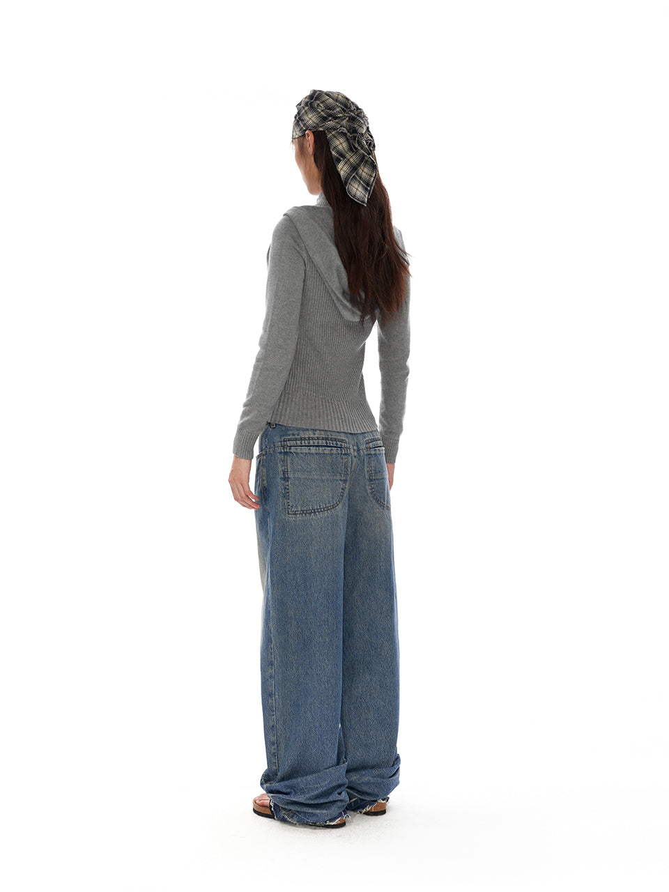 Retro jeans with pleated hems