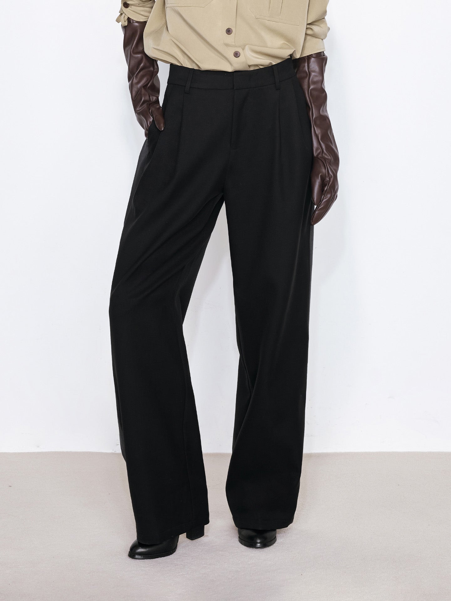 Contrast Side Seam Straight-Leg Double-Pleated Trousers