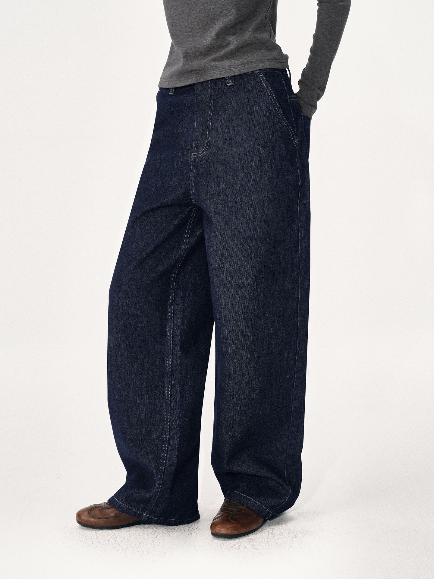 wide-leg straight jeans