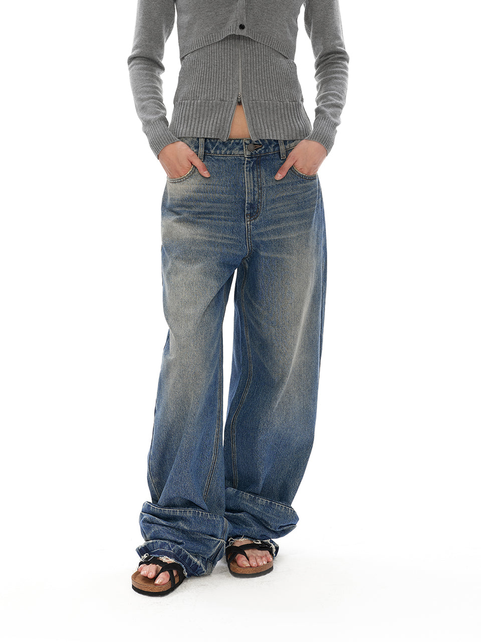 Retro jeans with pleated hems