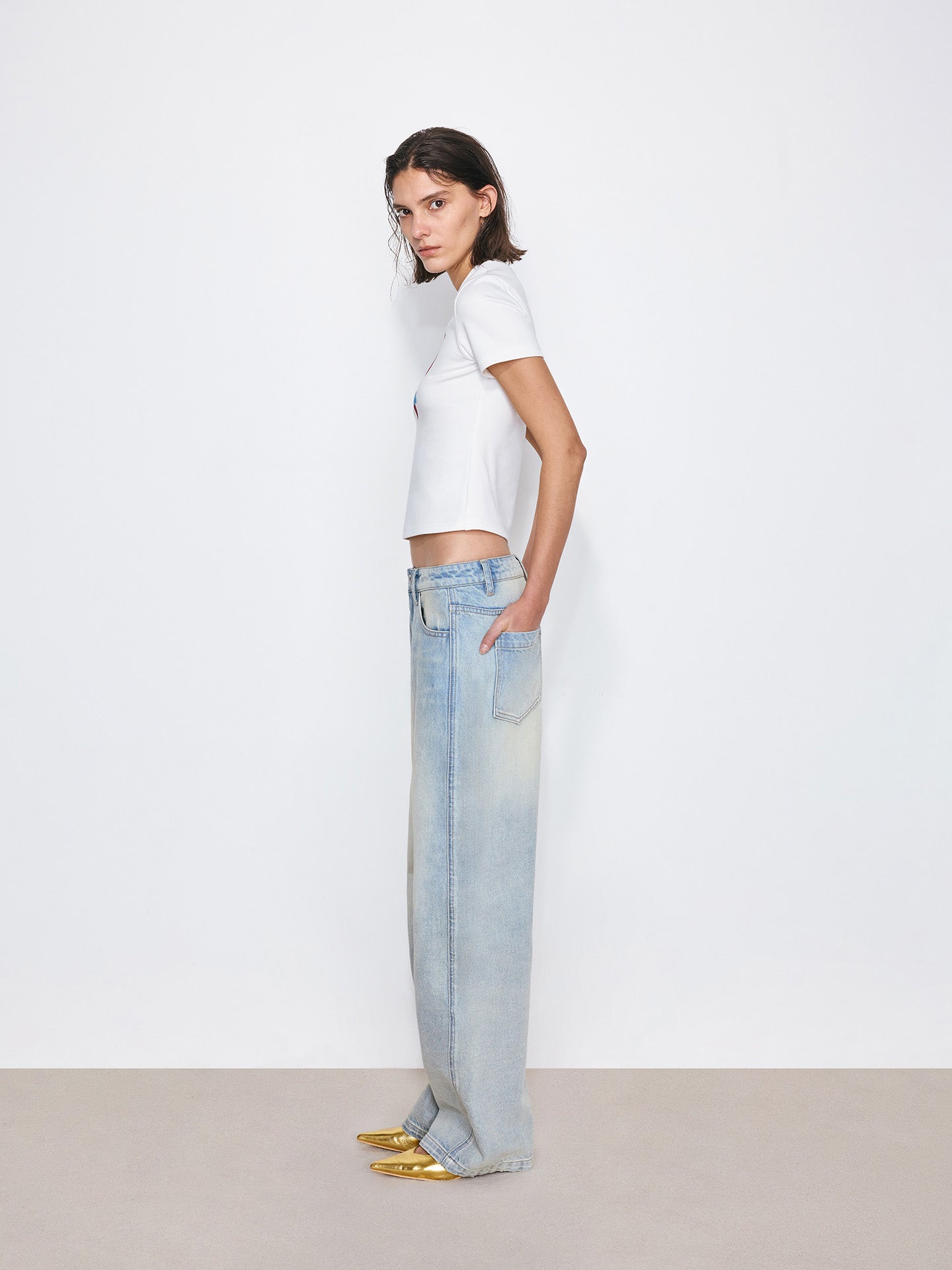Light Wash Curved Cut Jeans