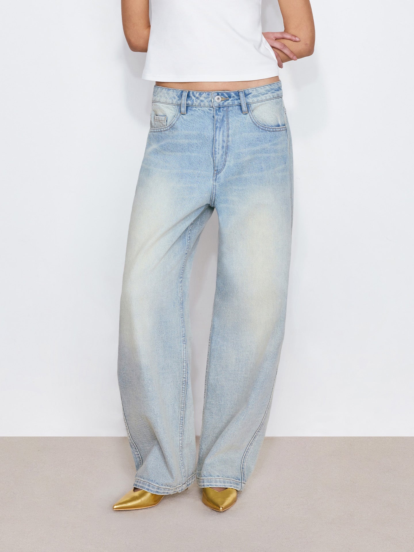 Light Wash Curved Cut Jeans