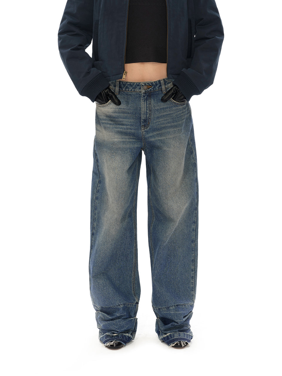 Retro jeans with pleated hems