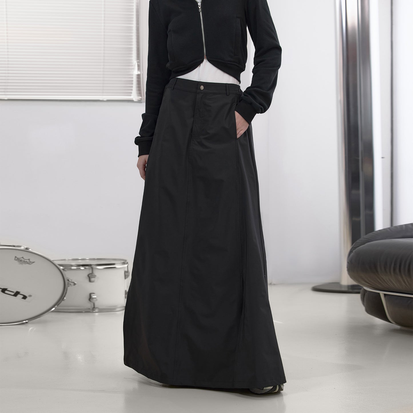 NUTH "Artificial rainfall" Pleated Design Sports Maxi Skirt（Black）